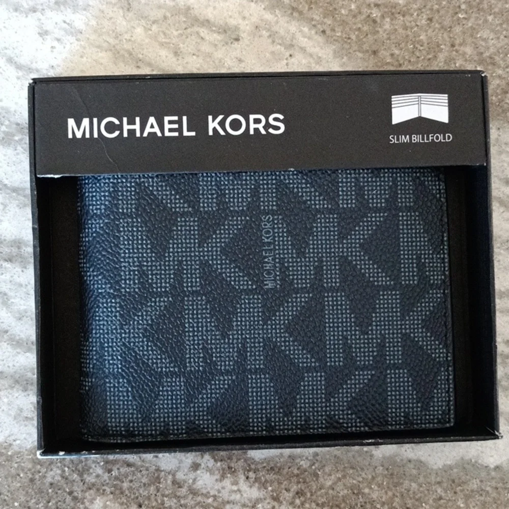 Michael Kors Men's Jet Set Slim Billfold Wallet NEW